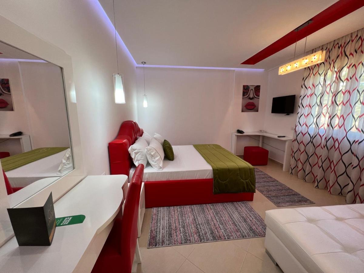 Cc Hotel & Residence Vlorë Esterno foto