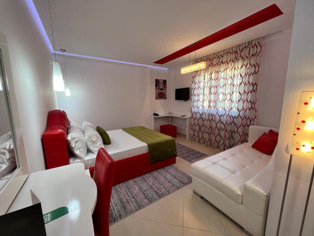 Cc Hotel & Residence Vlorë Esterno foto