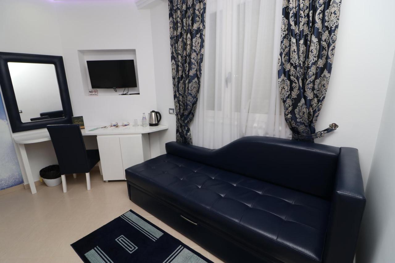 Cc Hotel & Residence Vlorë Esterno foto