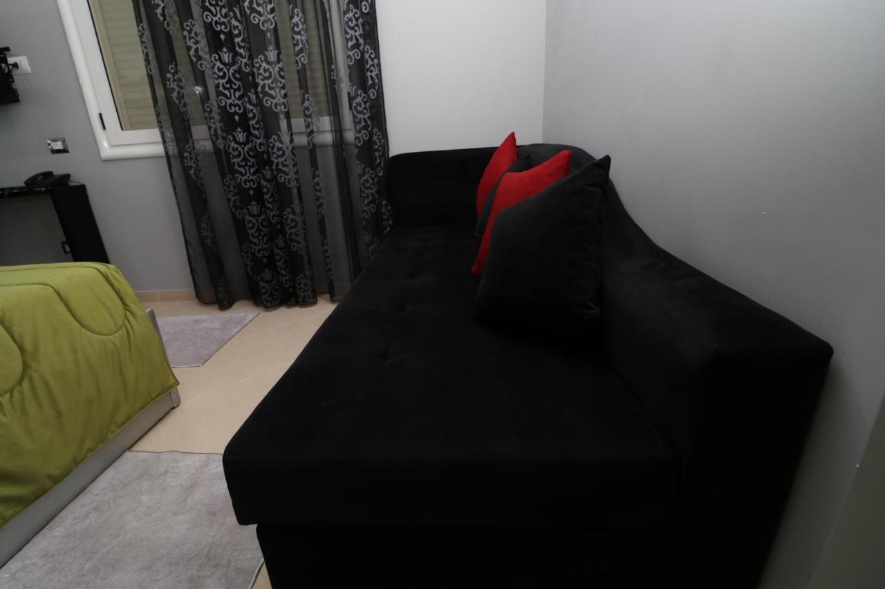 Cc Hotel & Residence Vlorë Esterno foto
